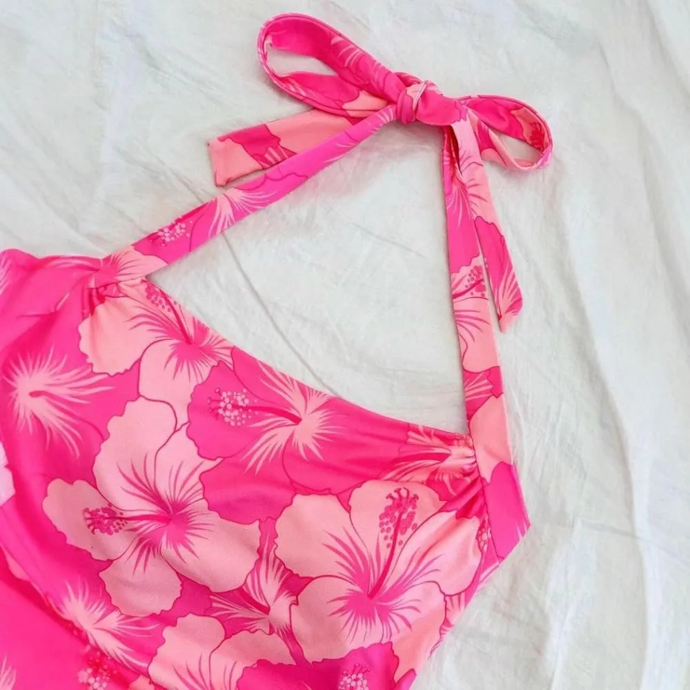Be Part of The 2025 Summer Beach Fashion with Cute Camisoles Boho Spaghetti Strap Tops and Y2K Halter Tops for Women