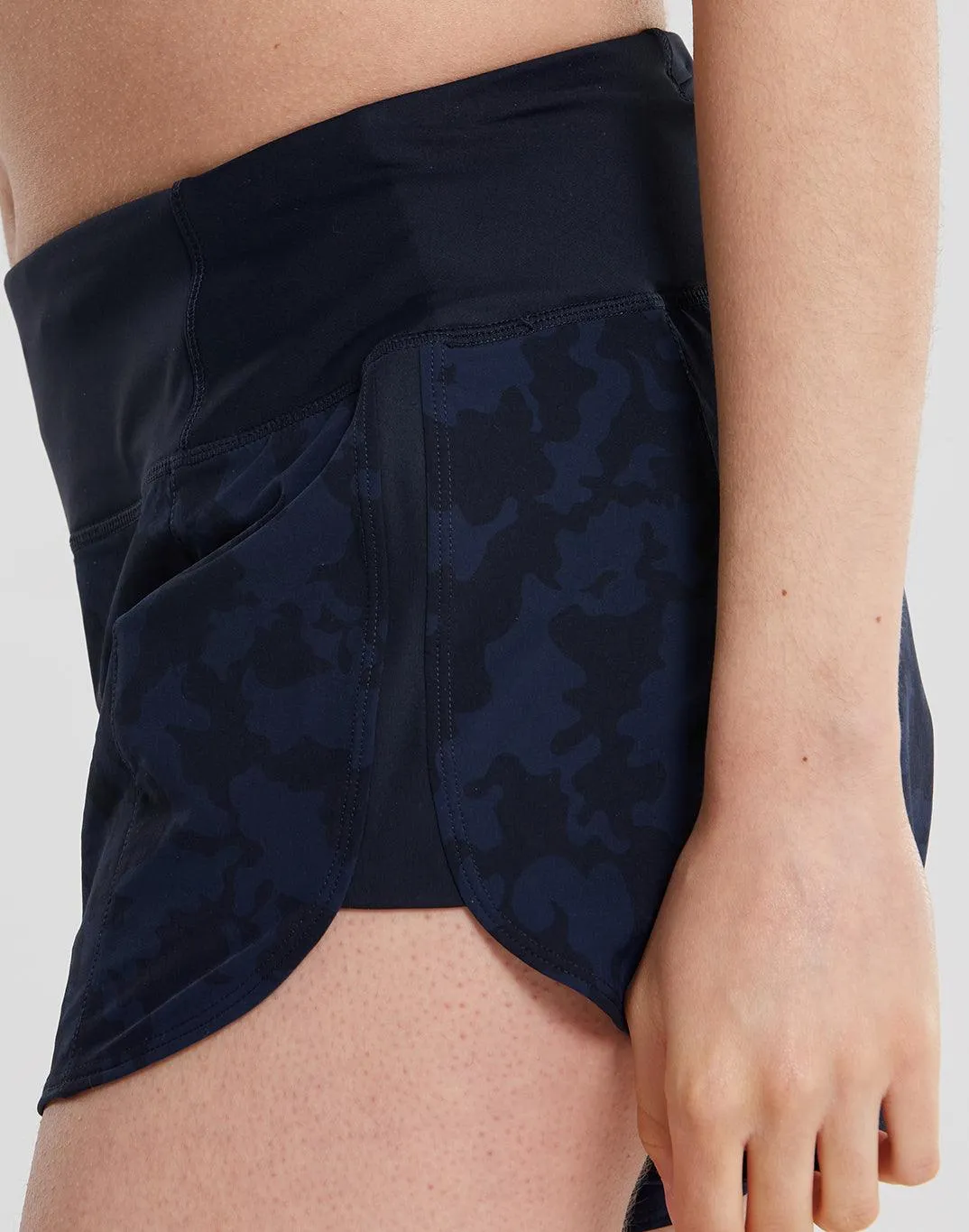 Contender 4" Shorts in Obsidian Camo Print