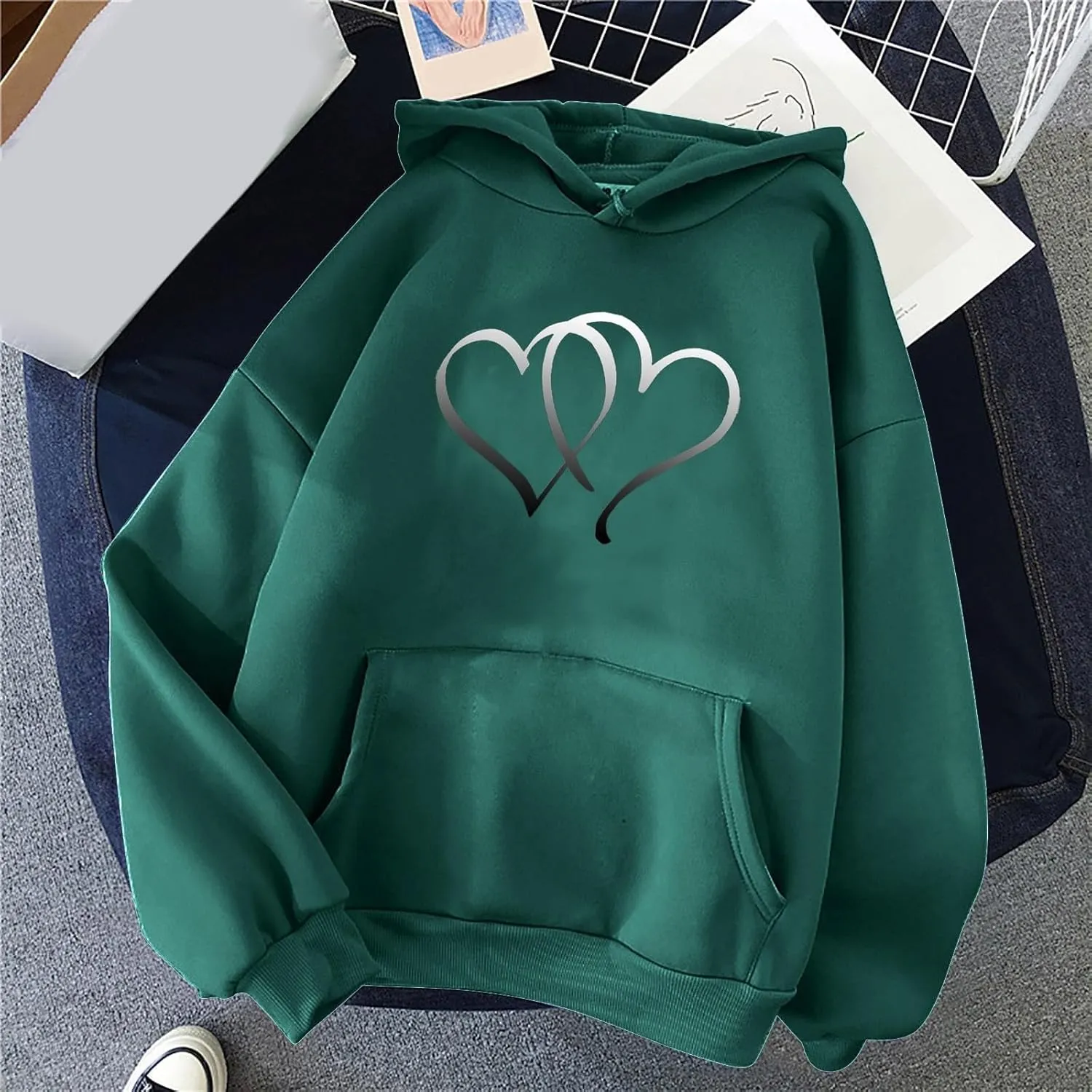 Graphic Hoodies for Teen Girls Women Heart Print Long Sleeve Oversized Pullover Cute Sweatshirts Plus Size Fashion Tops