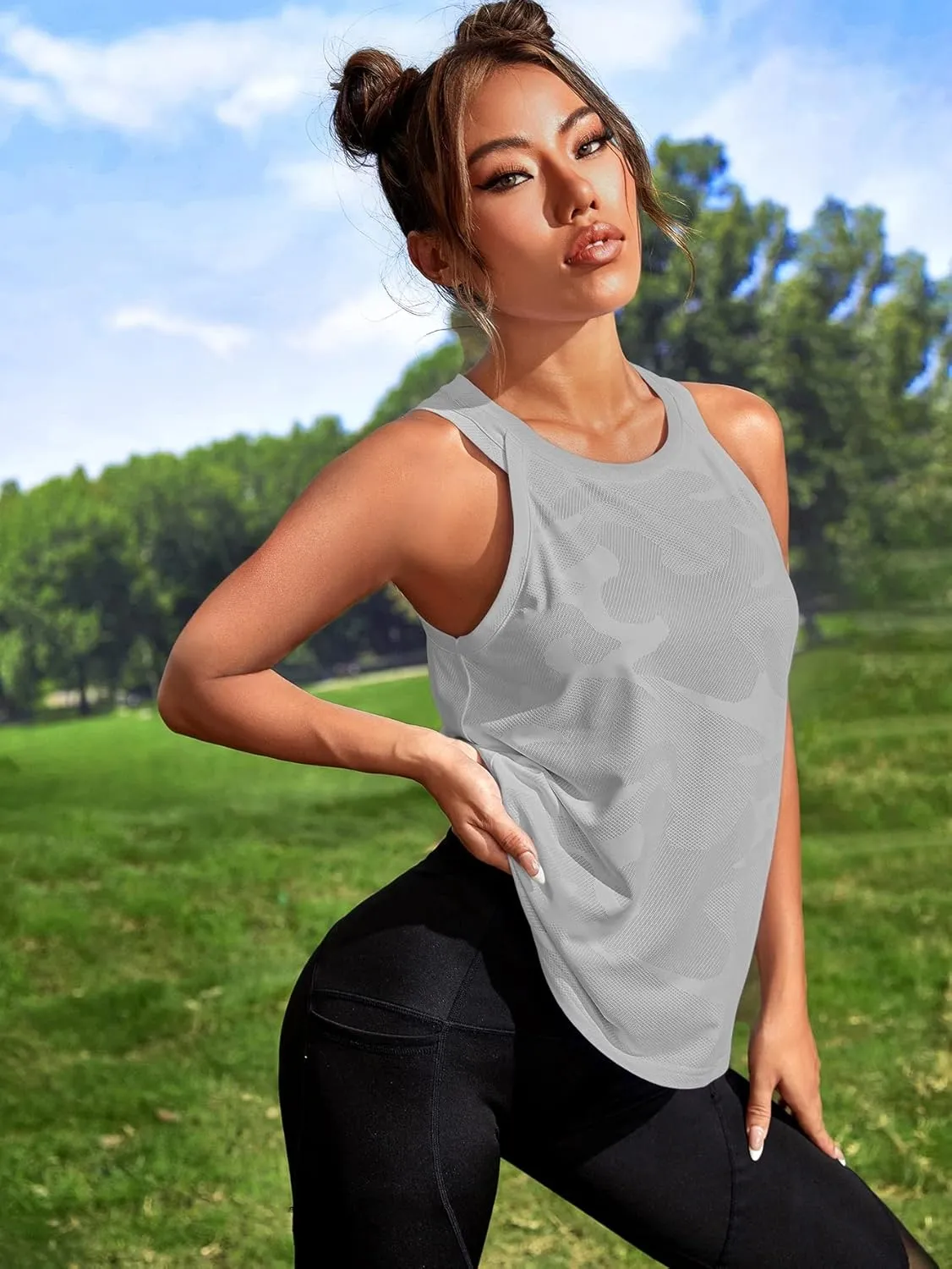 OYOANGLE Women's Camo Print Sleeveless Workout Shirts Exercise Running Tank Tops Active Gym Tops