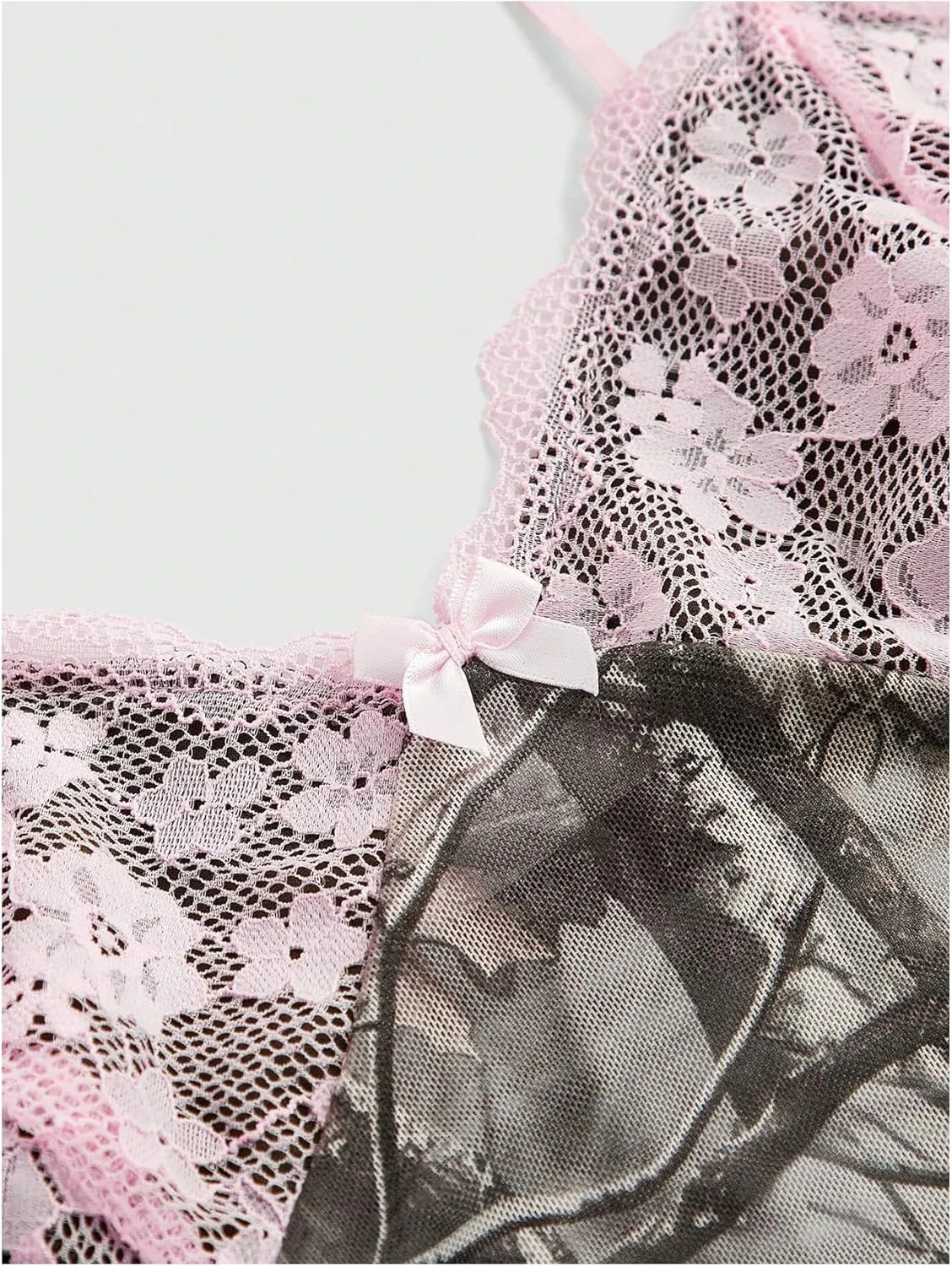 SOLY HUX Women's Lace Camo Print Camisole Tops V Neck Spaghetti Strap Y2k Crop Tops