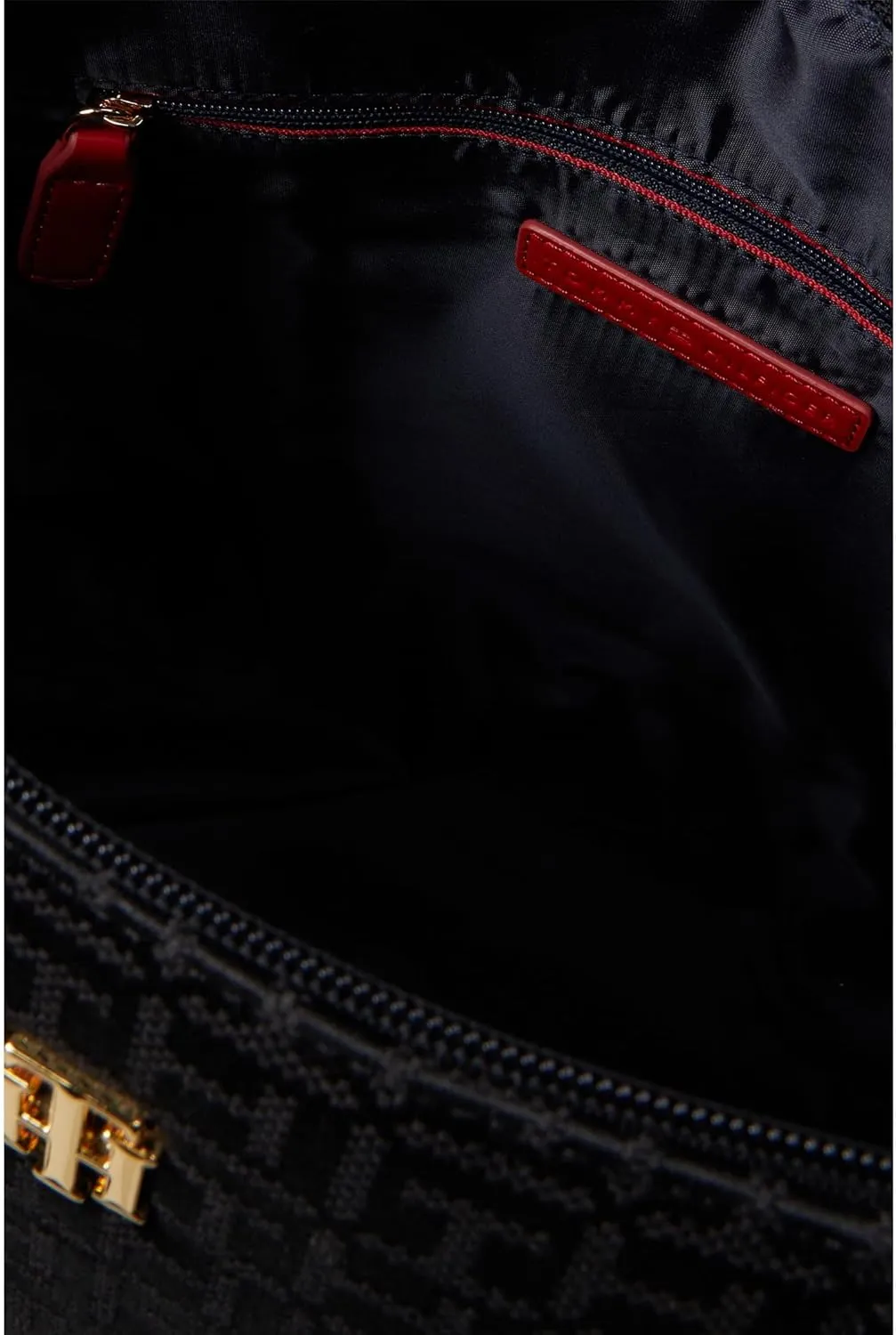 Tommy Hilfiger Evelyn II Tote-Square Monogram Jacquard
