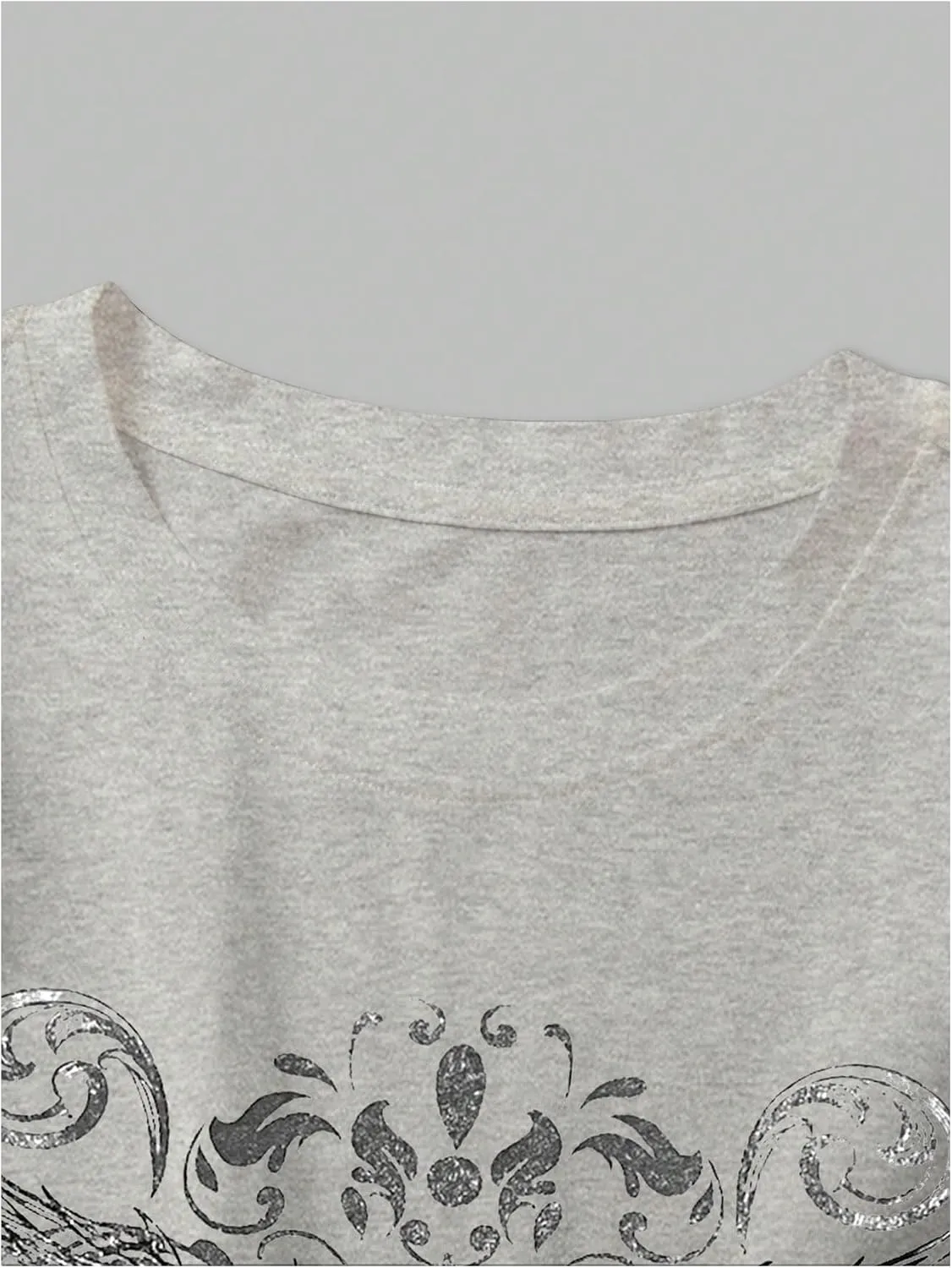 Women's Gothic Heart Graphic Tees Short Sleeve Crew Neck Slim Fit T Shirt Vintage Y2K Tops